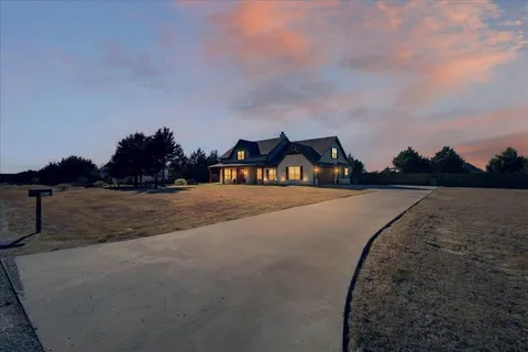 $699,900 | 341 Guy Lane, Pottsboro, TX 75076