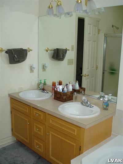 4085 Ross Road Bethlehem, PA 18020 - Photo 35 of 44 Gallery Image 35