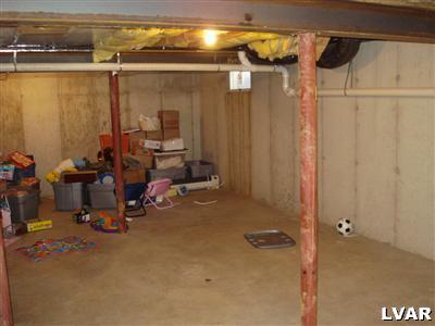 4085 Ross Road Bethlehem, PA 18020 - Photo 38 of 44 Gallery Image 38