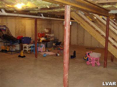 4085 Ross Road Bethlehem, PA 18020 - Photo 39 of 44 Gallery Image 39