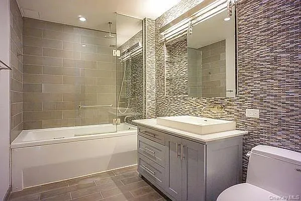 $2,600 | 2280 Frederick Douglass Boulevard | Harlem