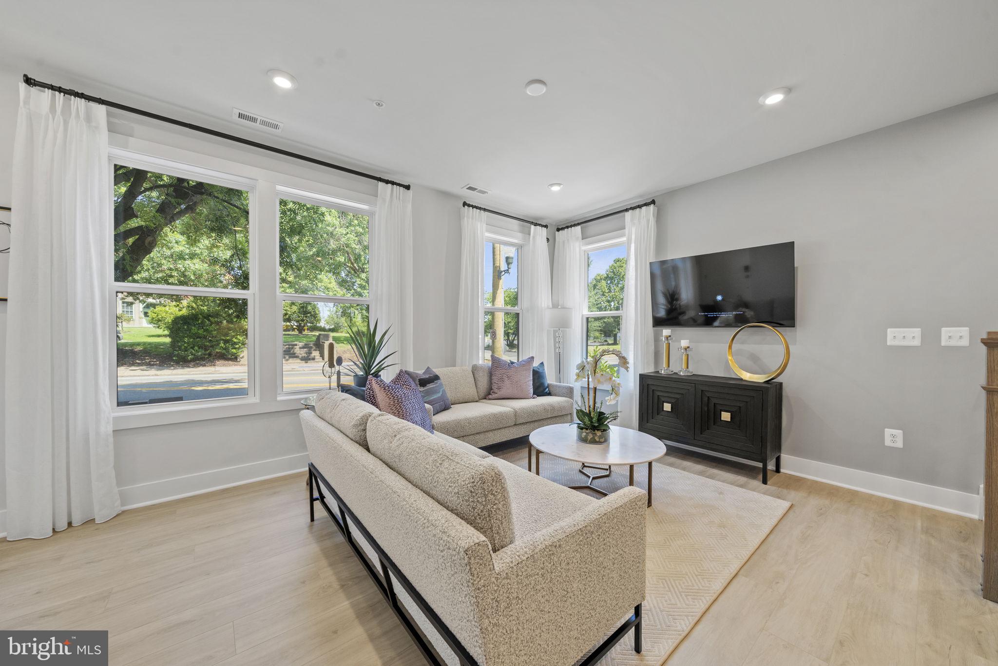 4626 Olivine Drive Chantilly, VA 20151 - Photo 11 of 50