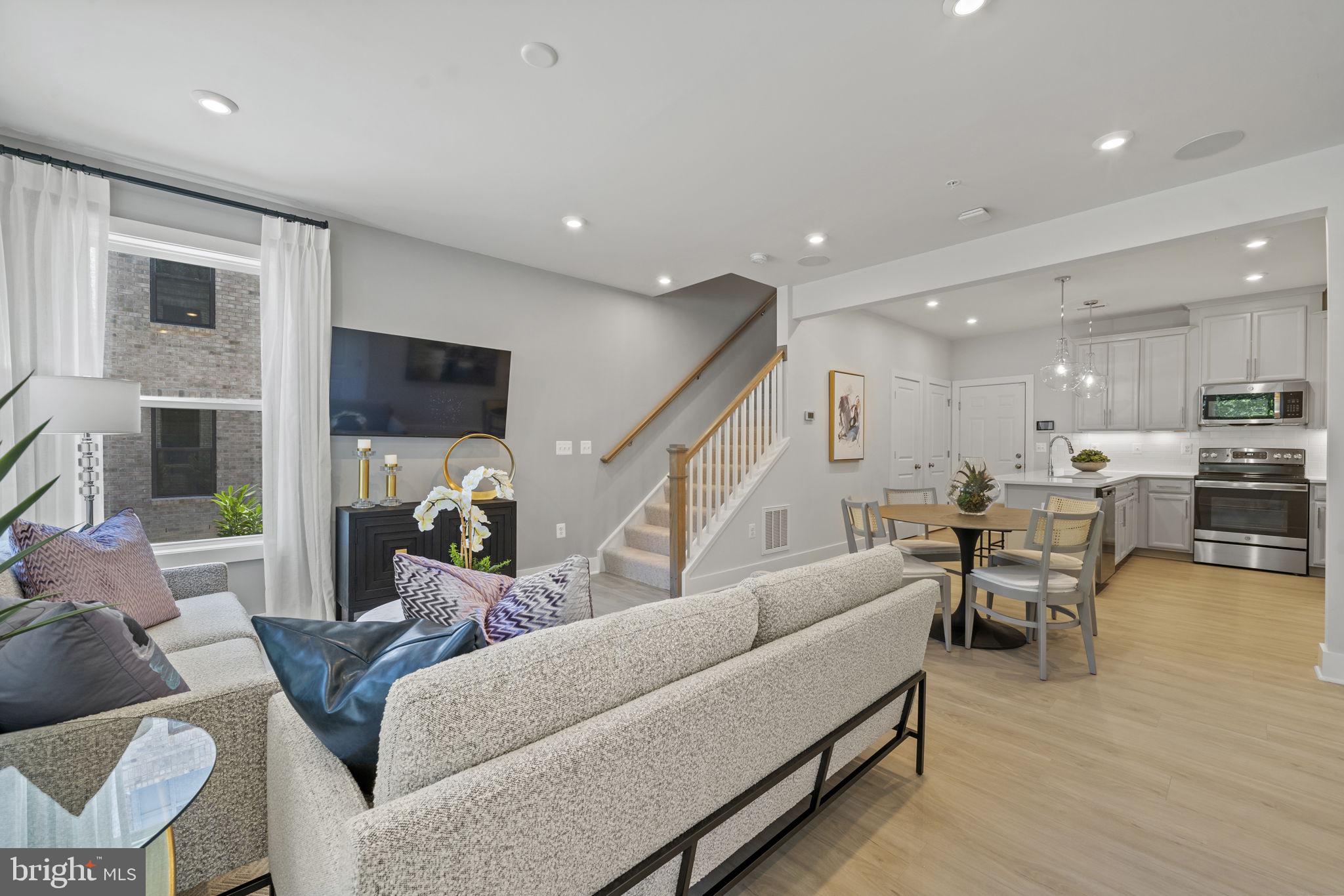 4626 Olivine Drive Chantilly, VA 20151 - Photo 14 of 50