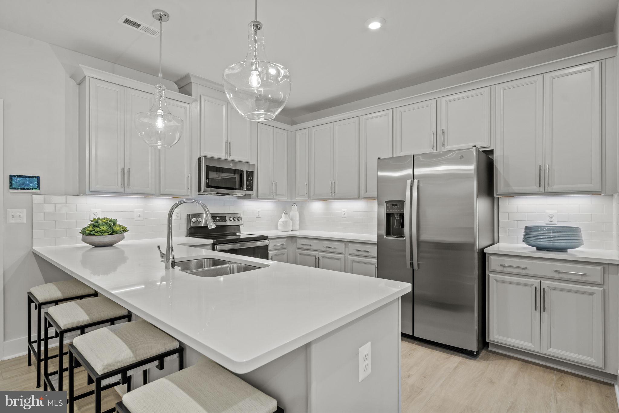 4626 Olivine Drive Chantilly, VA 20151 - Photo 3 of 50