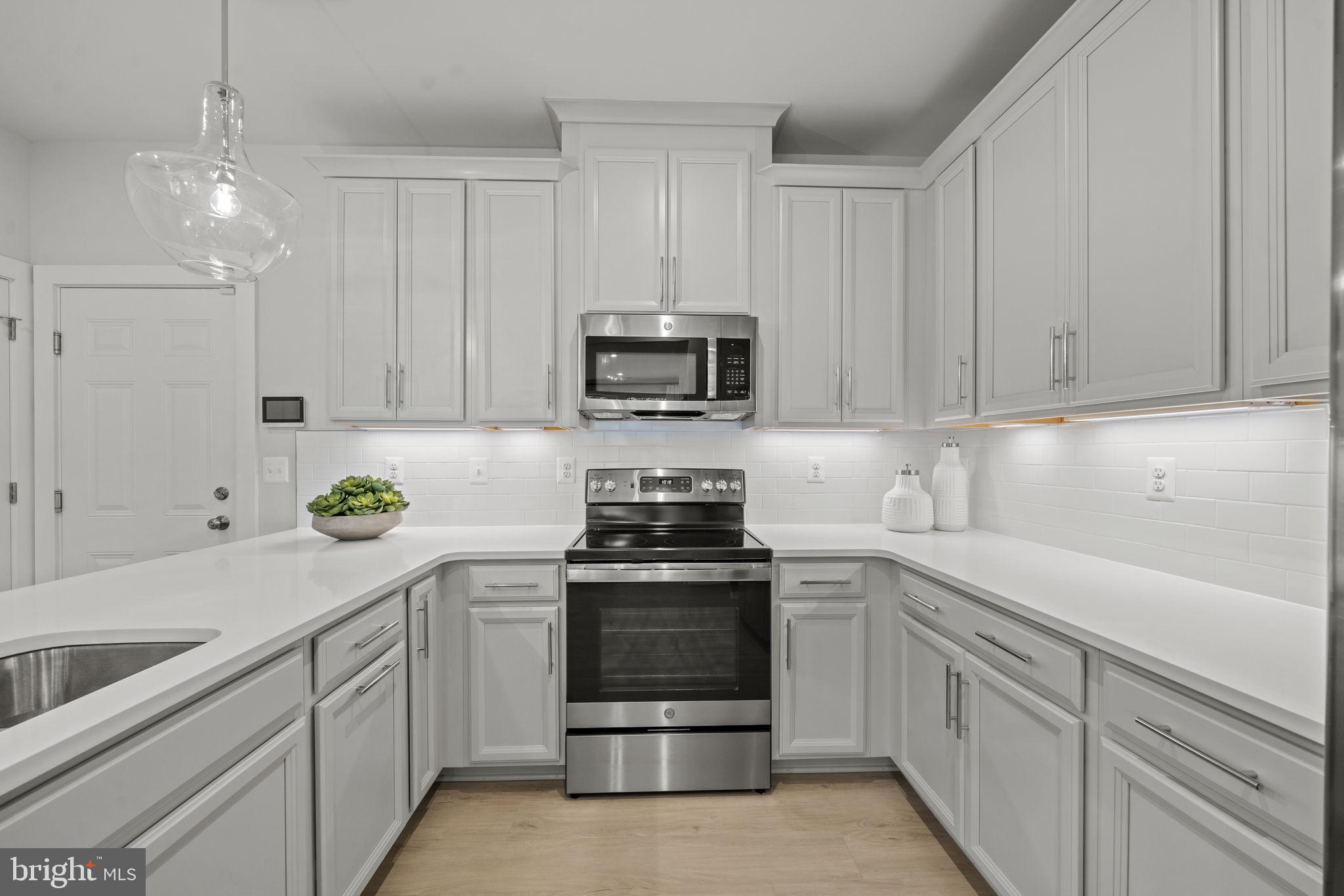 4626 Olivine Drive Chantilly, VA 20151 - Photo 4 of 50