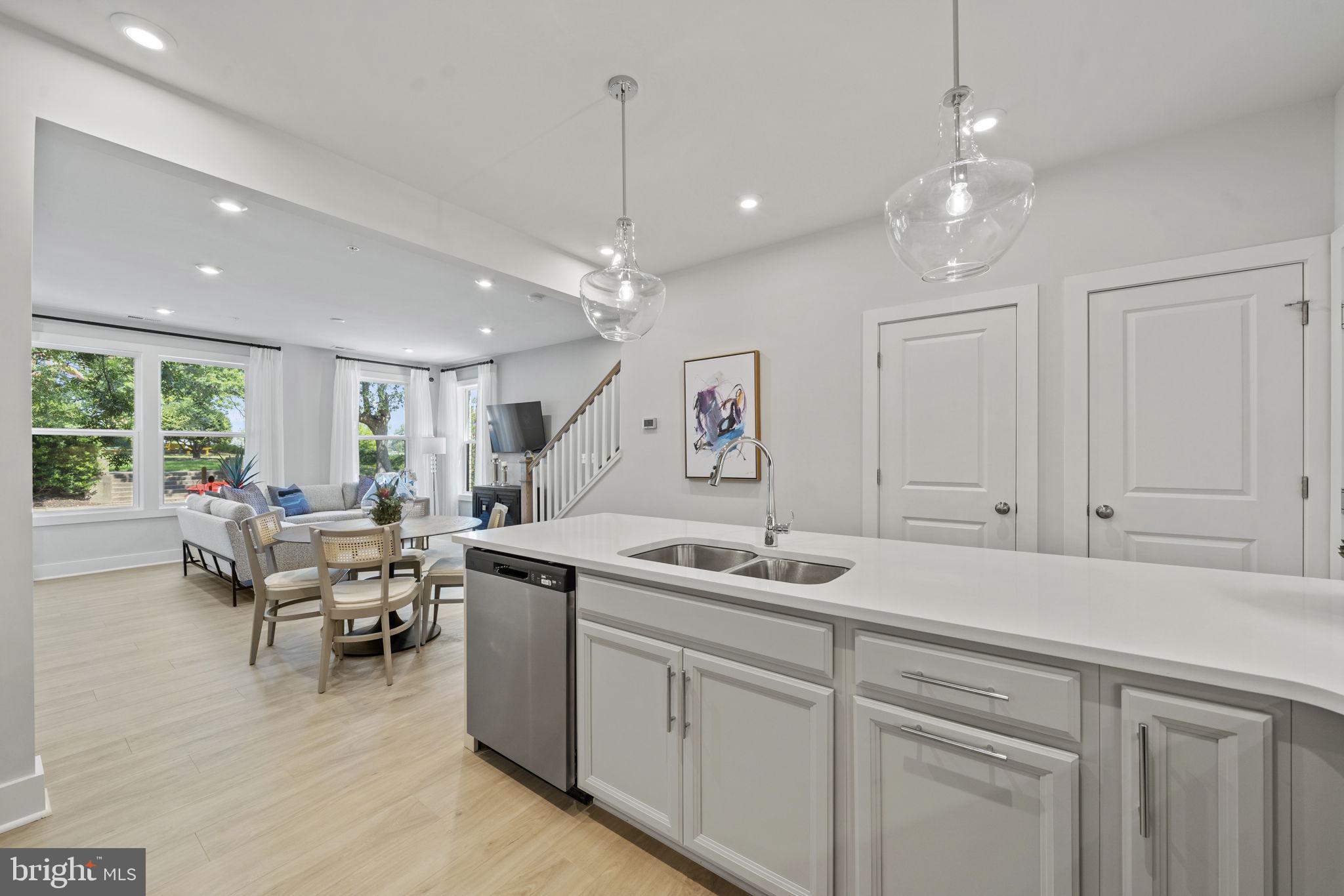 4626 Olivine Drive Chantilly, VA 20151 - Photo 5 of 50