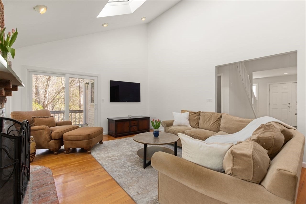 17 Niantic Road Sharon, MA 02067 - Photo 9 of 39