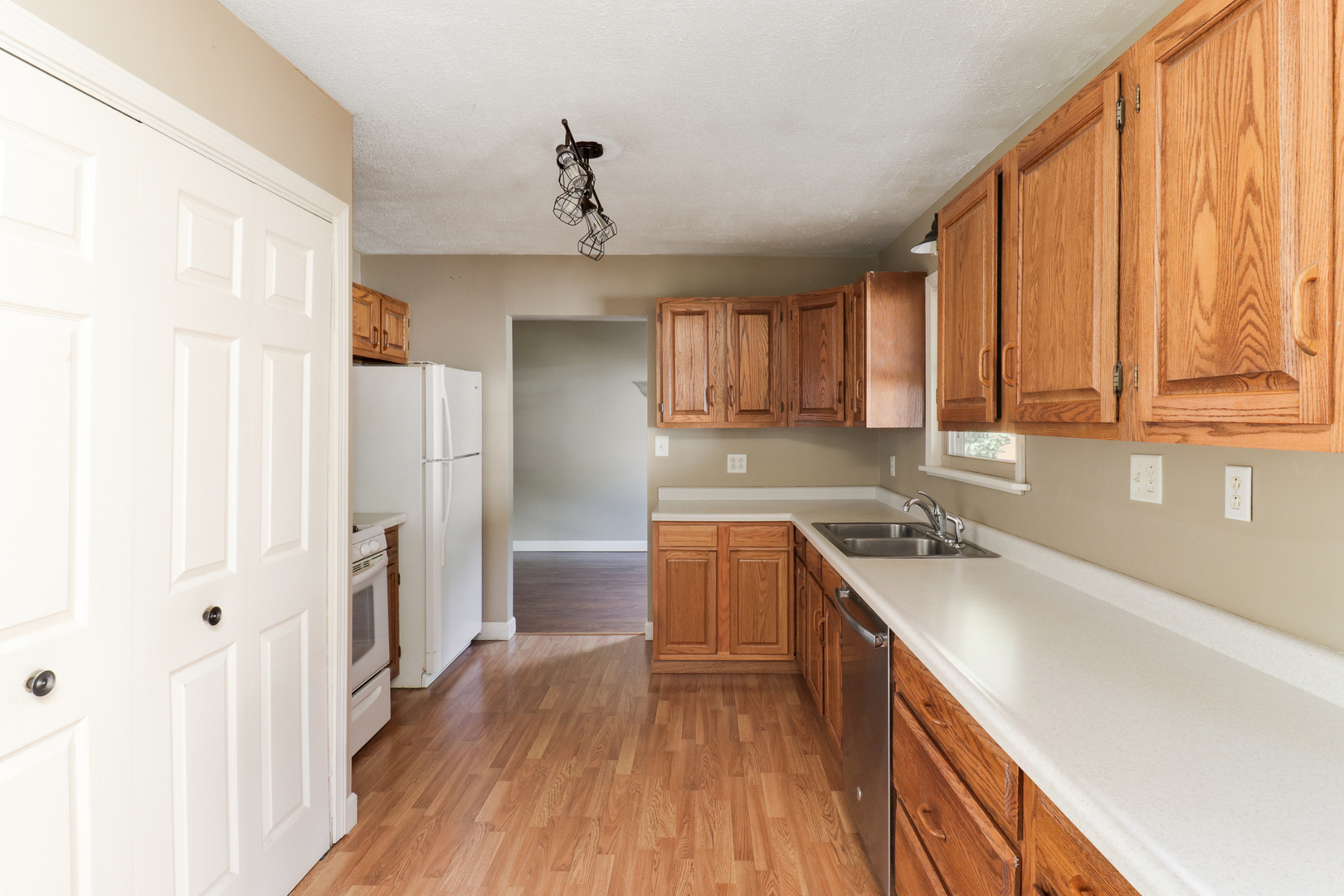 208 East Lincoln Street Normal, IL 61761 - Photo 12 of 40