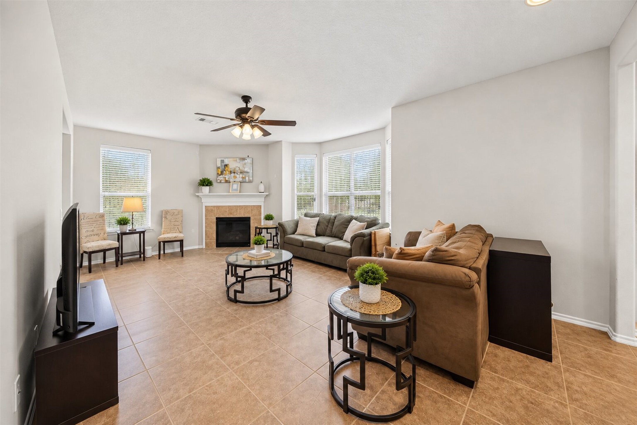 13600 Breton Ridge Street, Unit 17D Houston, TX 77070 - Photo 5 of 20 Gallery Image 5