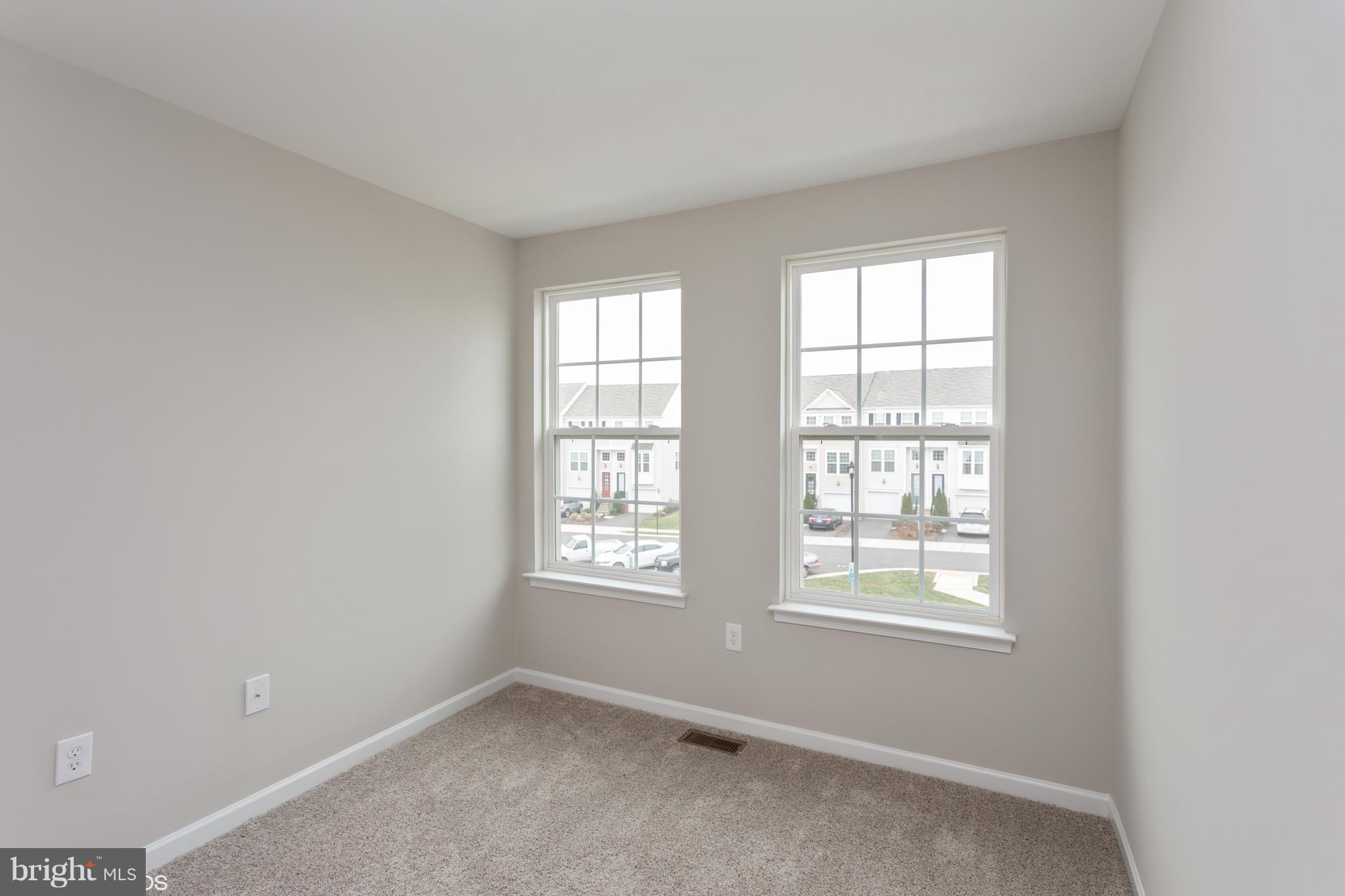 8352 Scotland Loop Manassas, VA 20109 - Photo 15 of 27 Office/Extra Room - option to use for bedroom!