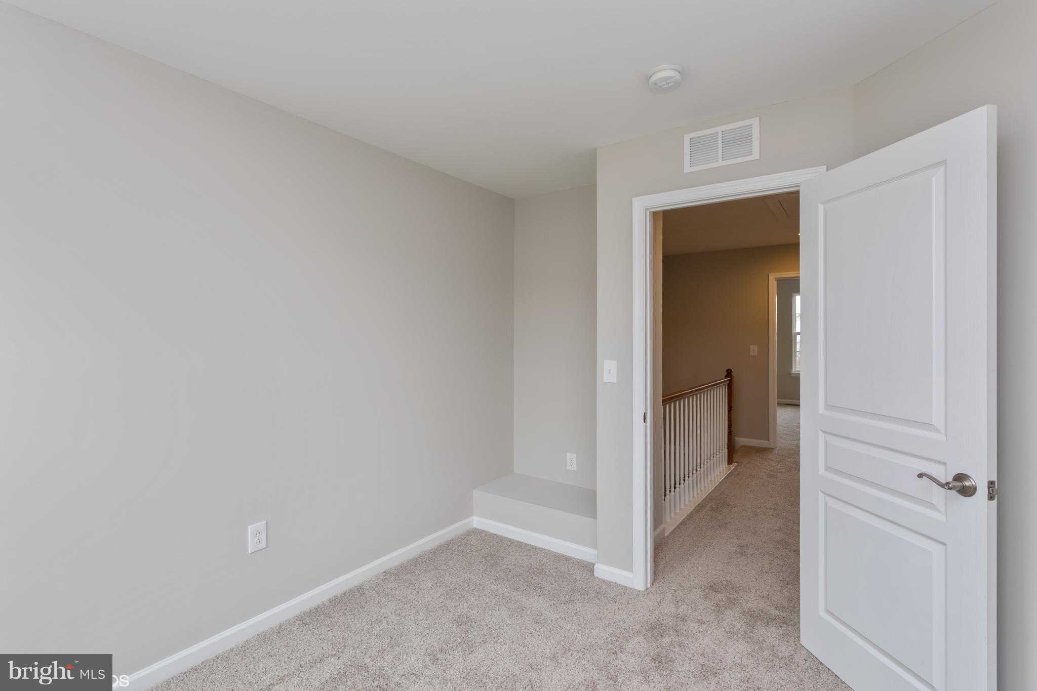 8352 Scotland Loop Manassas, VA 20109 - Photo 16 of 27 Office/Extra Room - optional 3rd bedroom space.