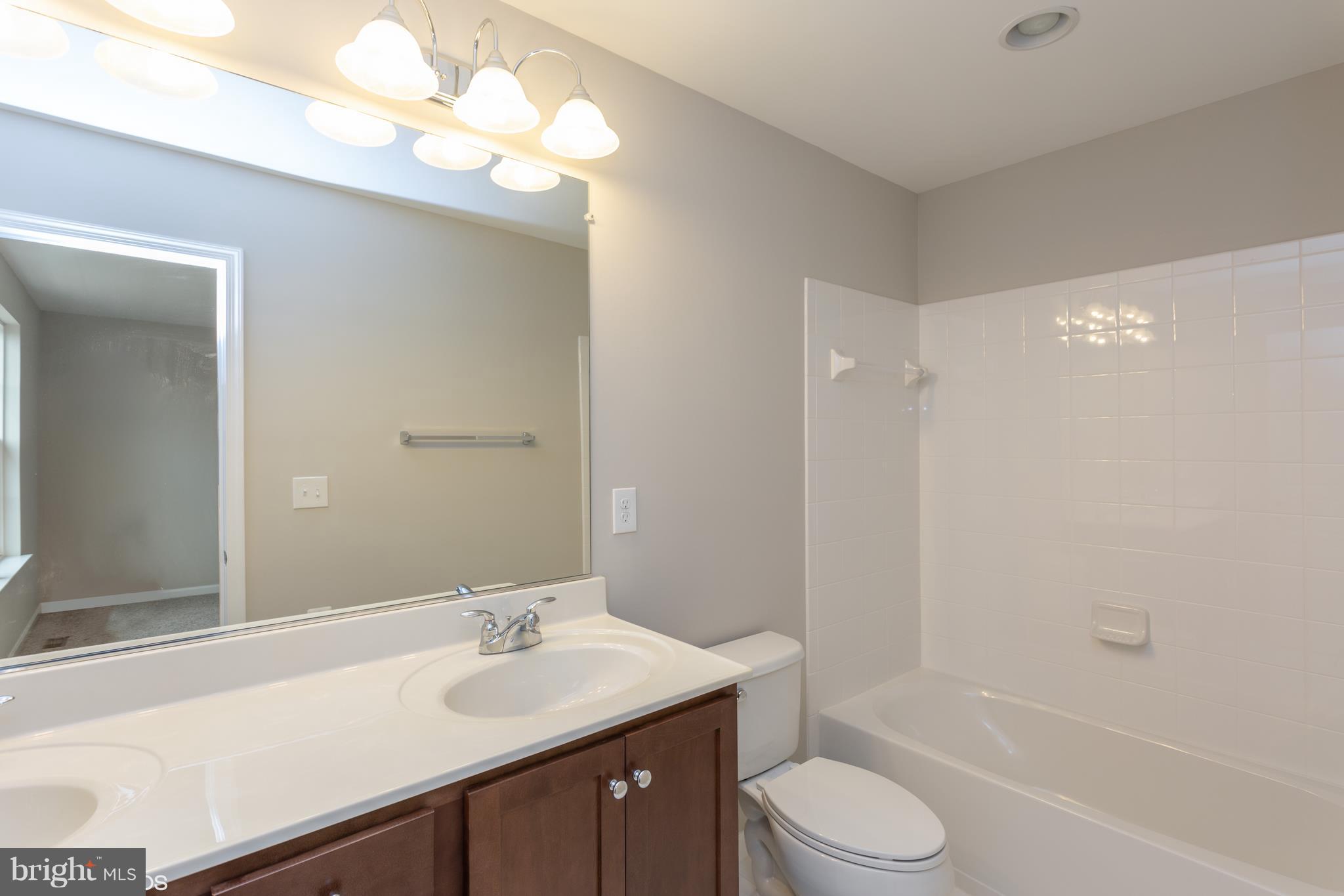 8352 Scotland Loop Manassas, VA 20109 - Photo 22 of 27 Master Bath