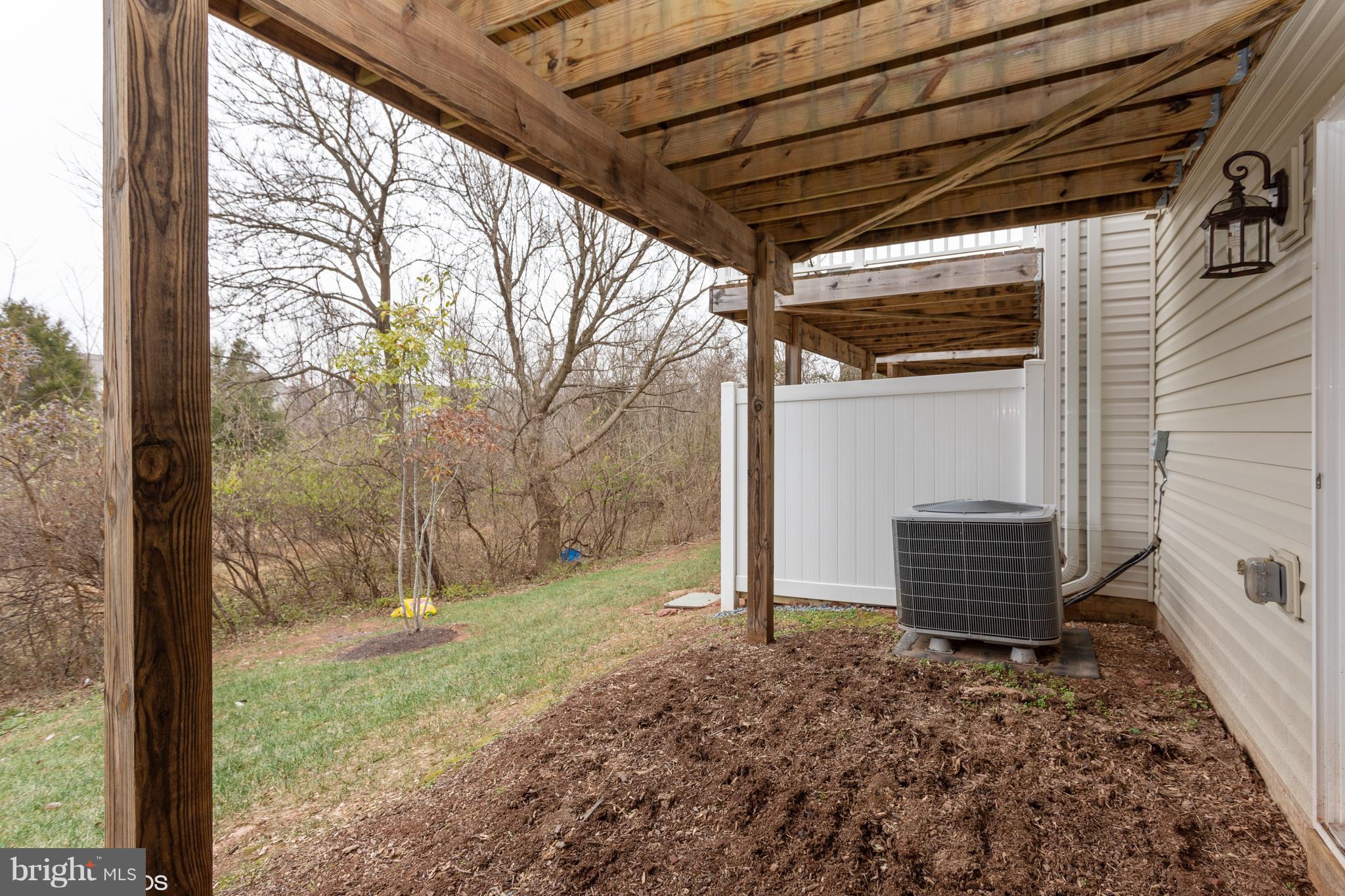8352 Scotland Loop Manassas, VA 20109 - Photo 23 of 27 Exterior Rear