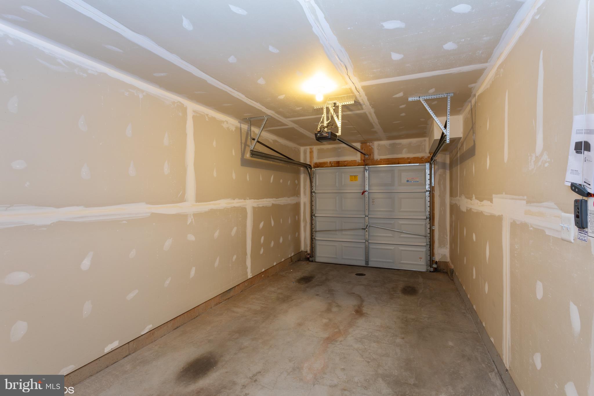 8352 Scotland Loop Manassas, VA 20109 - Photo 25 of 27 Garage