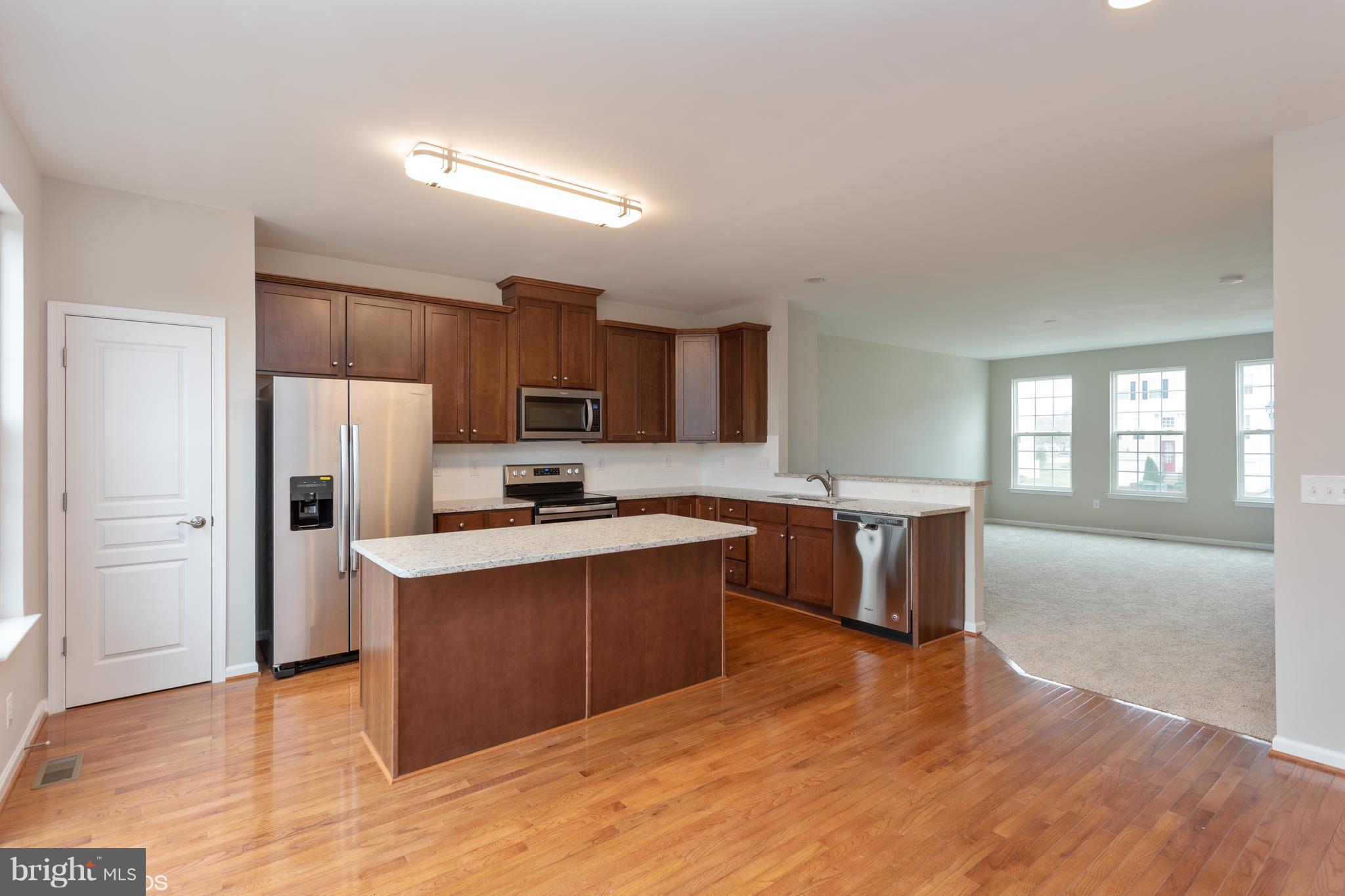 8352 Scotland Loop Manassas, VA 20109 - Photo 8 of 27 Kitchen