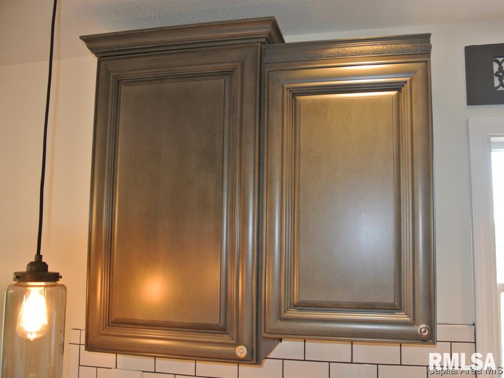 2481 Arnold Road Jacksonville, IL 62650 - Photo 13 of 36
