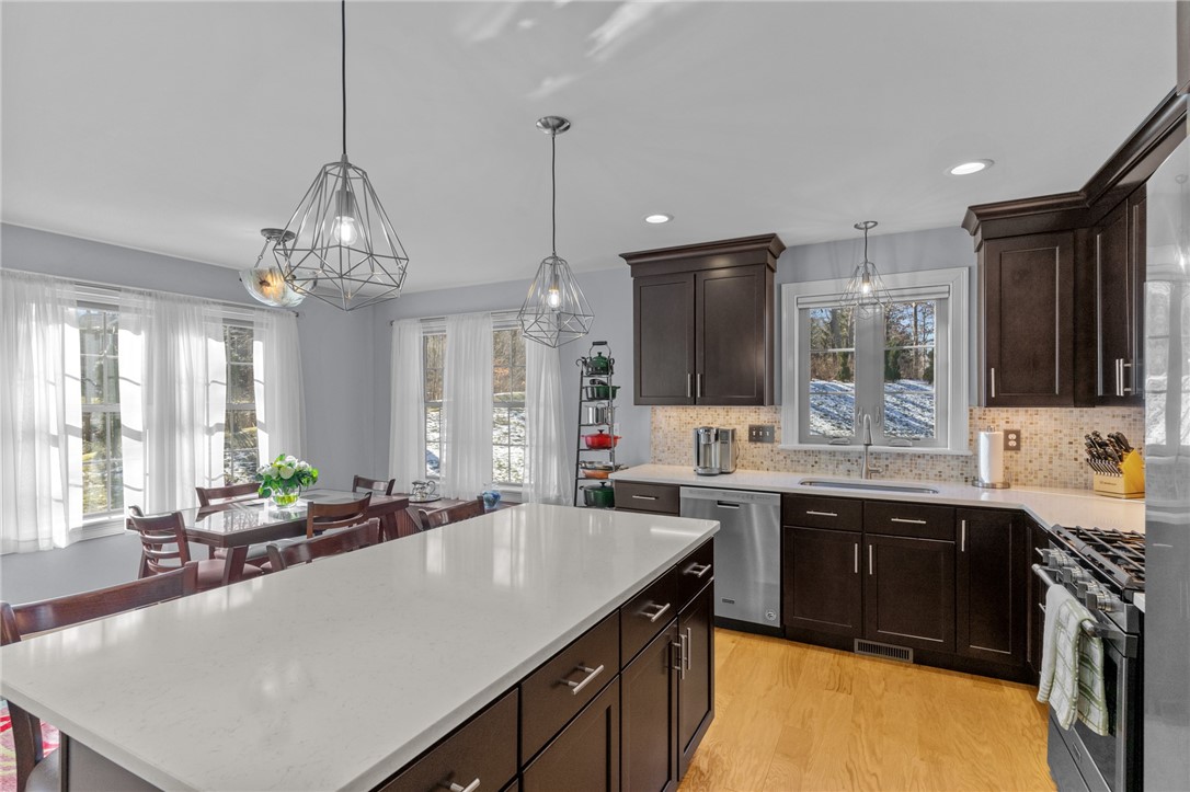 80 Conley Avenue, Unit 8 Cranston, RI 02921 - Photo 20 of 41