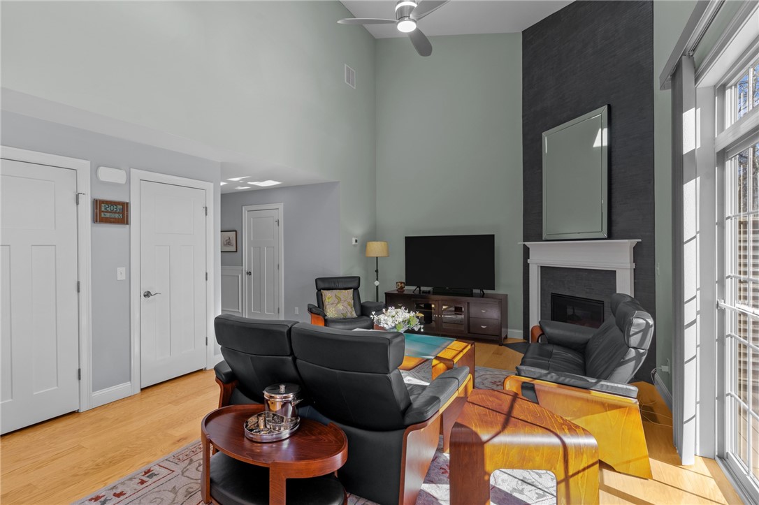 80 Conley Avenue, Unit 8 Cranston, RI 02921 - Photo 10 of 41