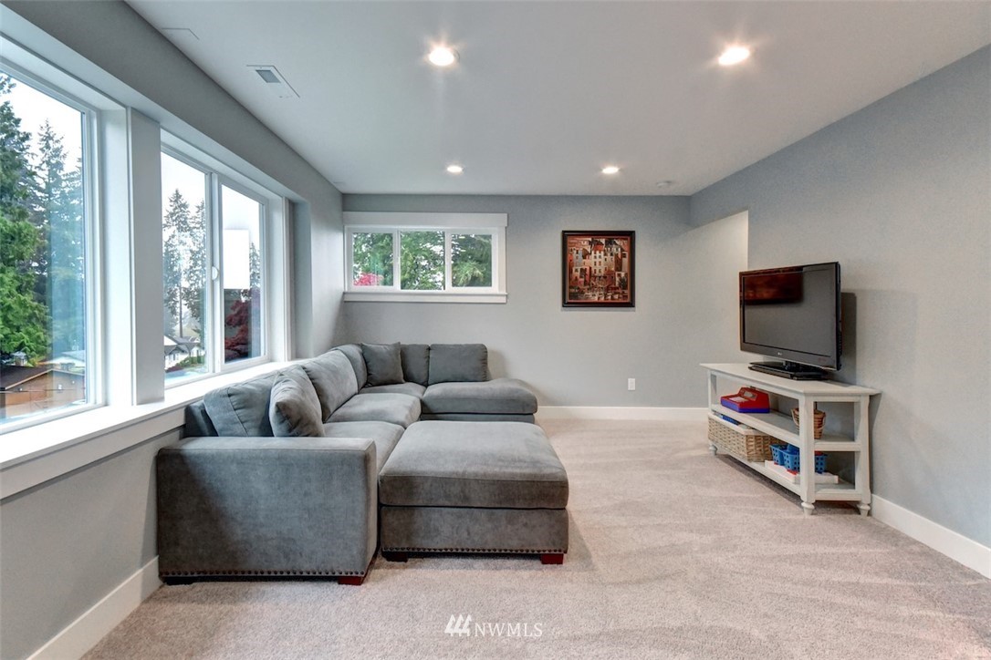 16019 Cascadian Way Bothell, WA 98012 - Photo 36 of 40 Gallery Image 36