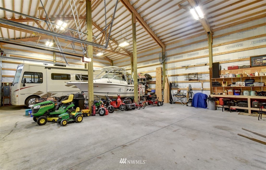 16019 Cascadian Way Bothell, WA 98012 - Photo 6 of 40 Gallery Image 6