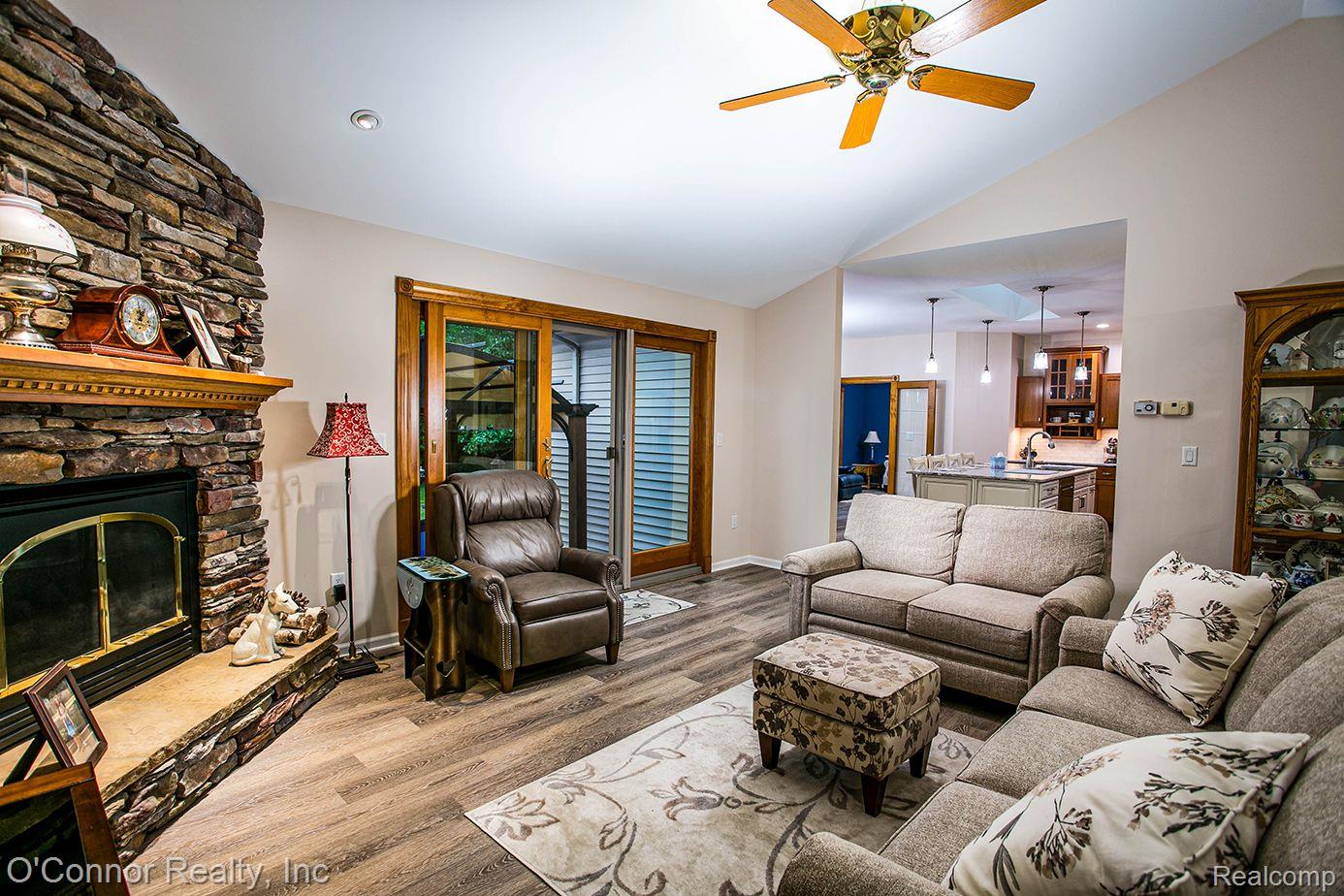 137 Rella Rae Avenue Marysville, MI 48040 - Photo 5 of 38