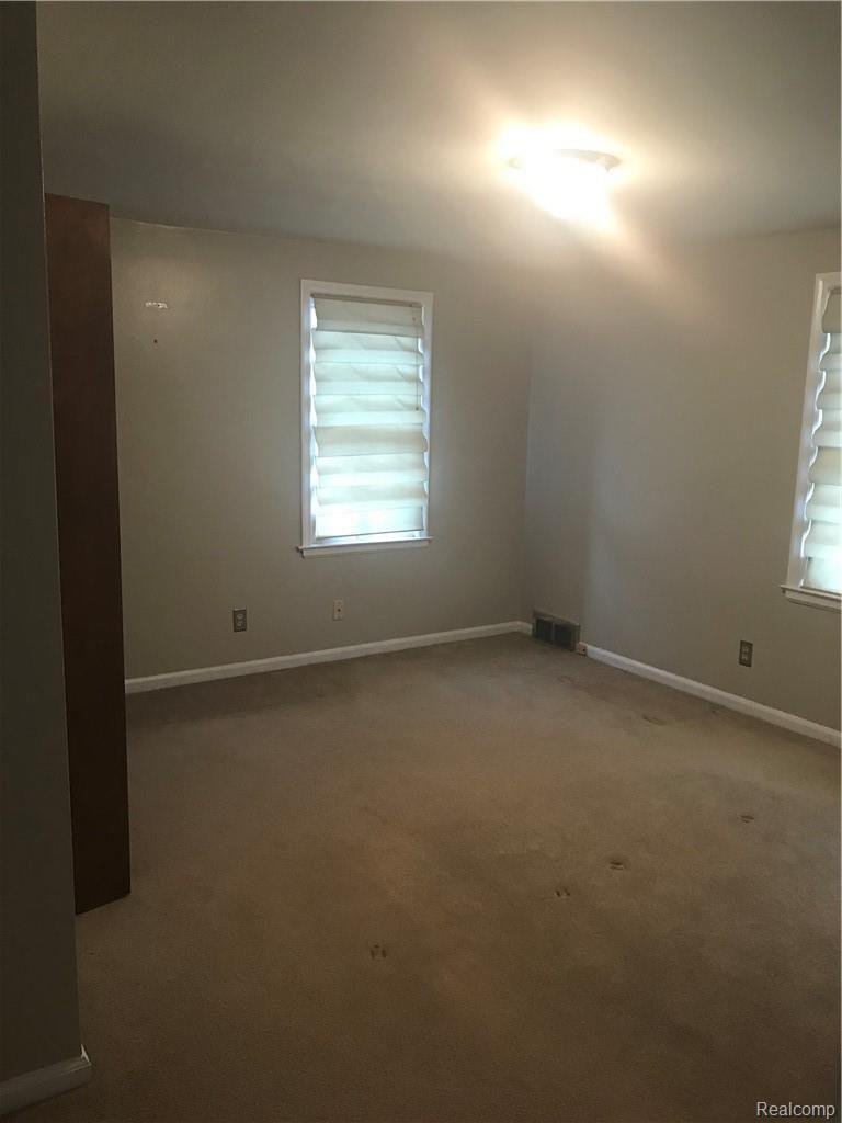1869 Severn Road Grosse Pointe, MI 48236 - Photo 14 of 15 Severn Bedroom.jpg