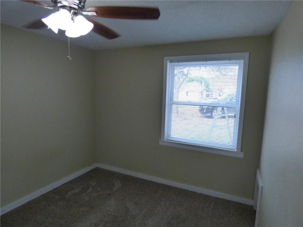 29 East Prospect Avenue, Unit 1 Pittsburgh, PA 15205 - Photo 22 of 30 an empty room with a window