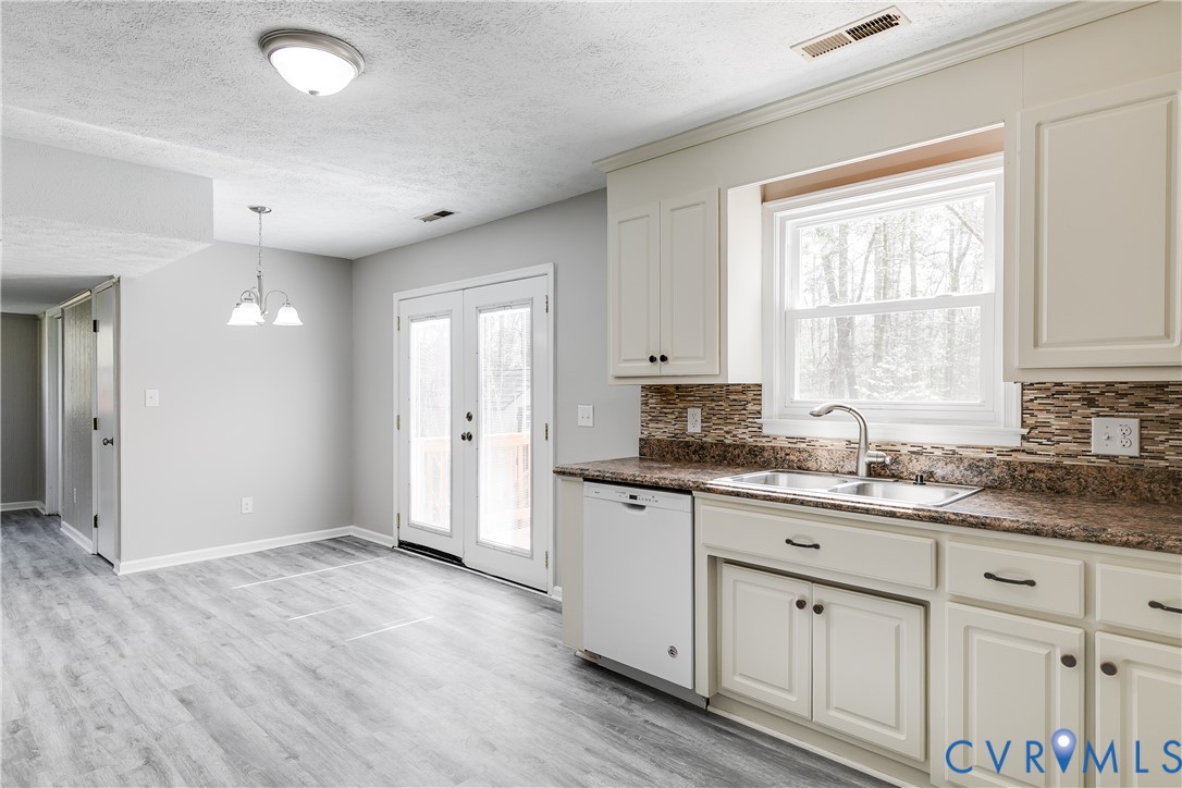 501 Rustic Drive Carson, VA 23830 - Photo 21 of 49