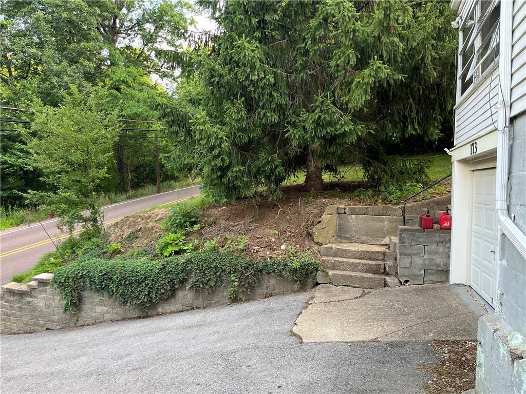 173 McCormick Road McKees Rocks, PA 15136 - Photo 4 of 26 Gallery Image 4