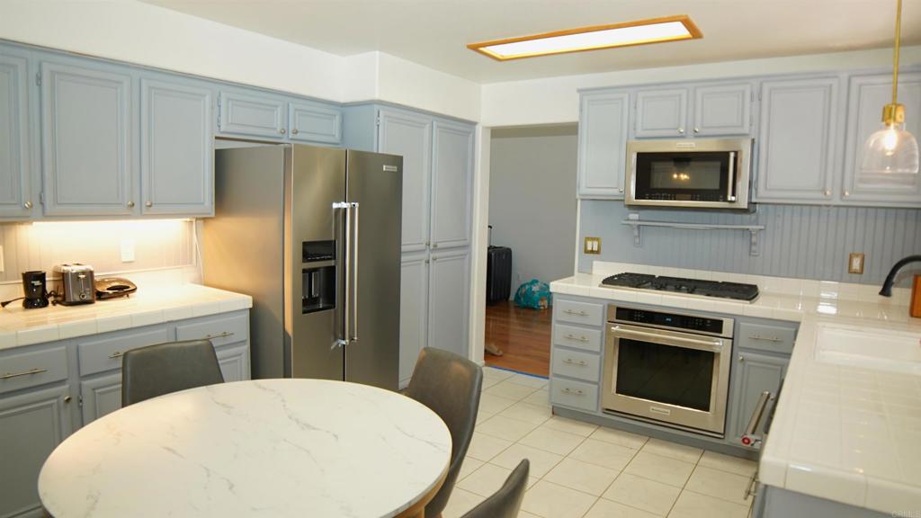 3325 Ricewood Drive Oceanside, CA 92058 - Photo 5 of 26 Kitchen