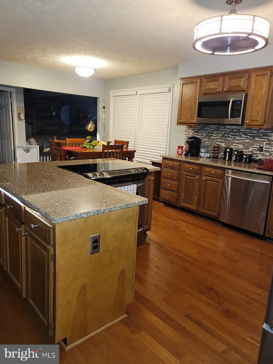 10500 Labrador Loop Manassas, VA 20112 - Photo 8 of 24 Kitchen