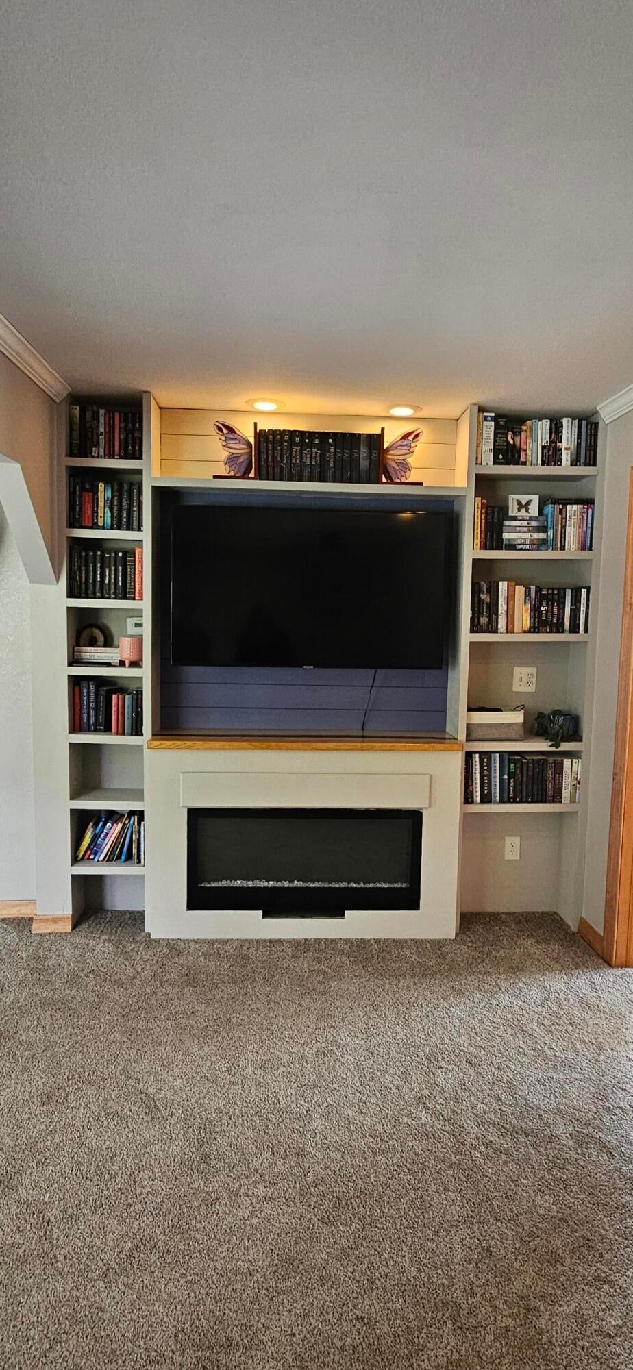 2460 West Hamilton Road Alpena, MI 49707 - Photo 17 of 36 Electric fireplace nook