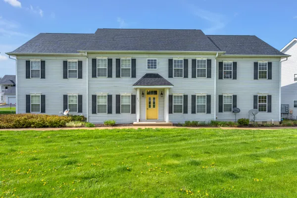 $225,000 | 217 Prestwick Drive, Unit B, Valparaiso, IN 46385