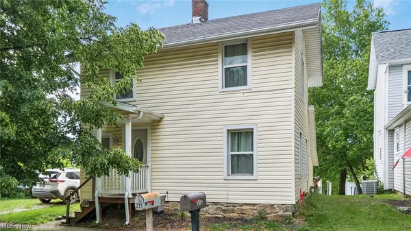 $198,000 | 212 West Main Street, Somerset, OH 43783