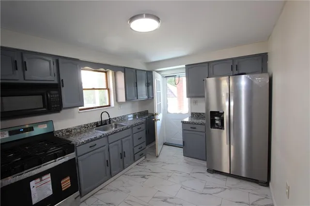 a close view of sink and tap