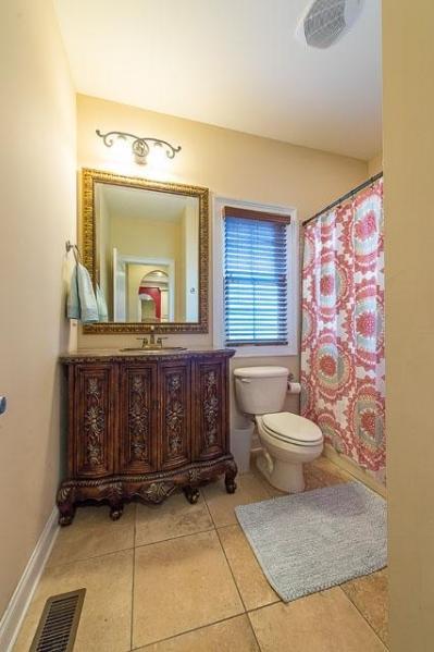 7902 Chianti Way Chattanooga, TN 37421 - Photo 11 of 30 Chianti main level bathroom