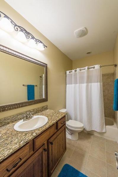 7902 Chianti Way Chattanooga, TN 37421 - Photo 22 of 30 Chianti upstairs bathroom
