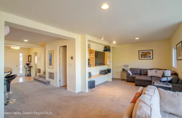 $600,000 | 322 Arcadia Drive, Ancram, NY 12503