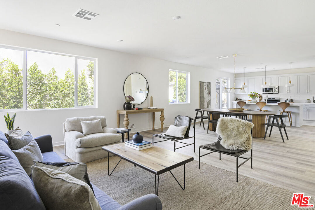 11769 Fenton Ave Unit 4