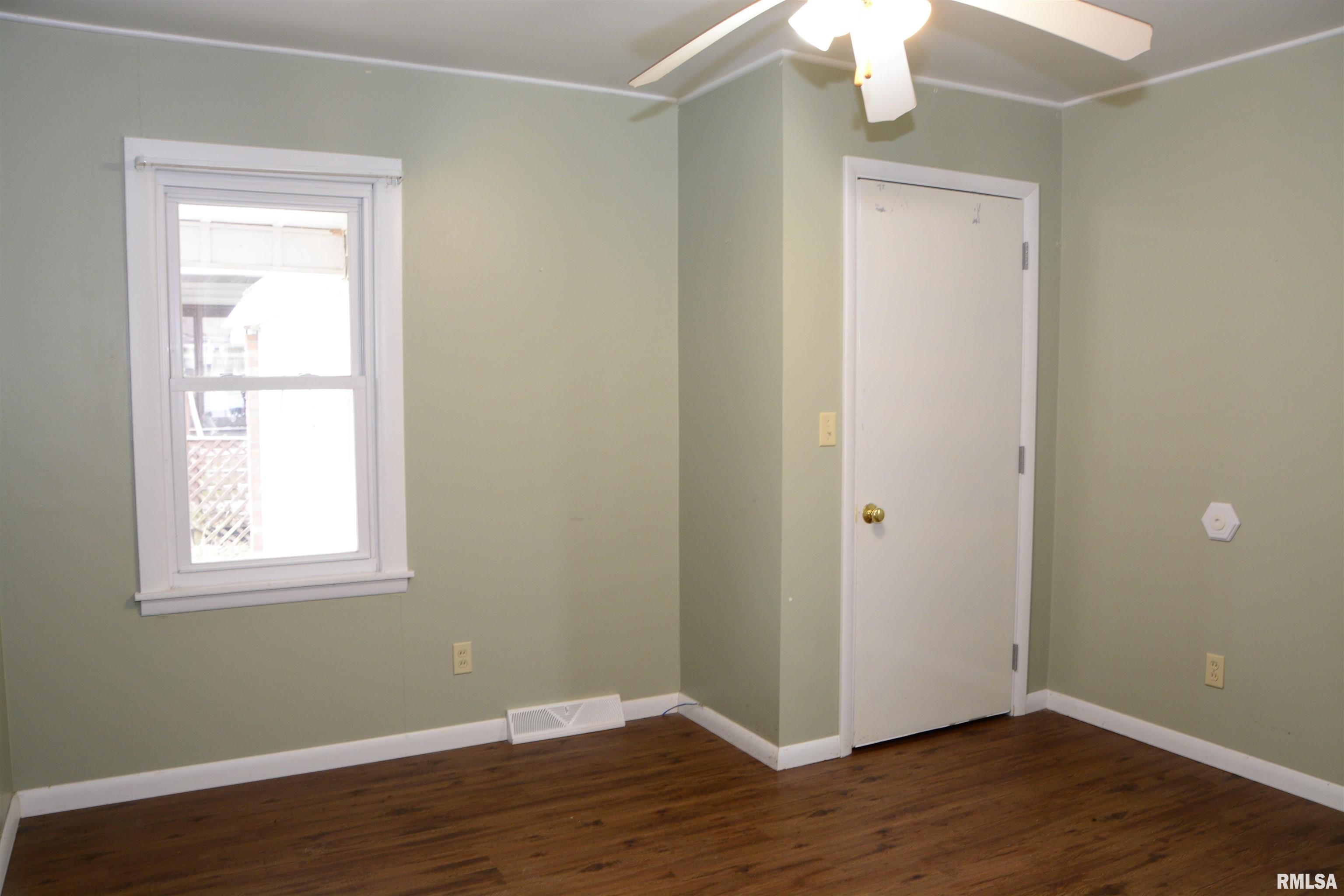 724 North Charles Street Macomb, IL 61455 - Photo 13 of 25