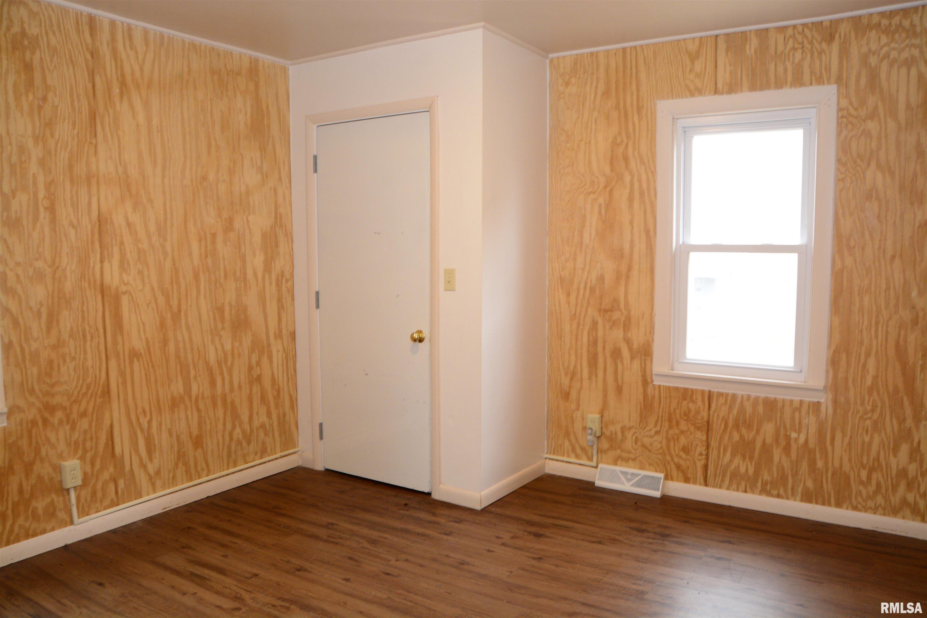 724 North Charles Street Macomb, IL 61455 - Photo 14 of 25
