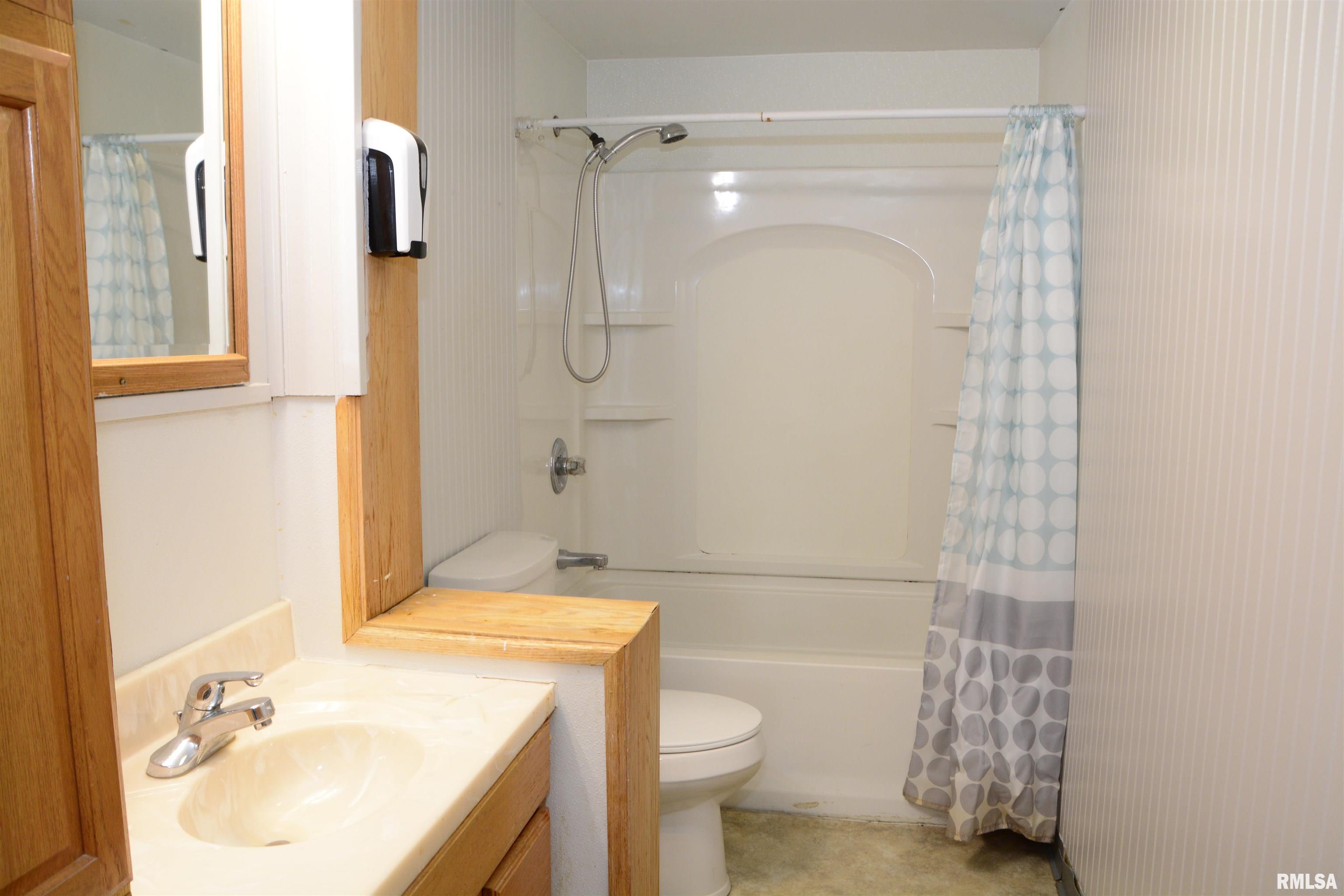 724 North Charles Street Macomb, IL 61455 - Photo 19 of 25