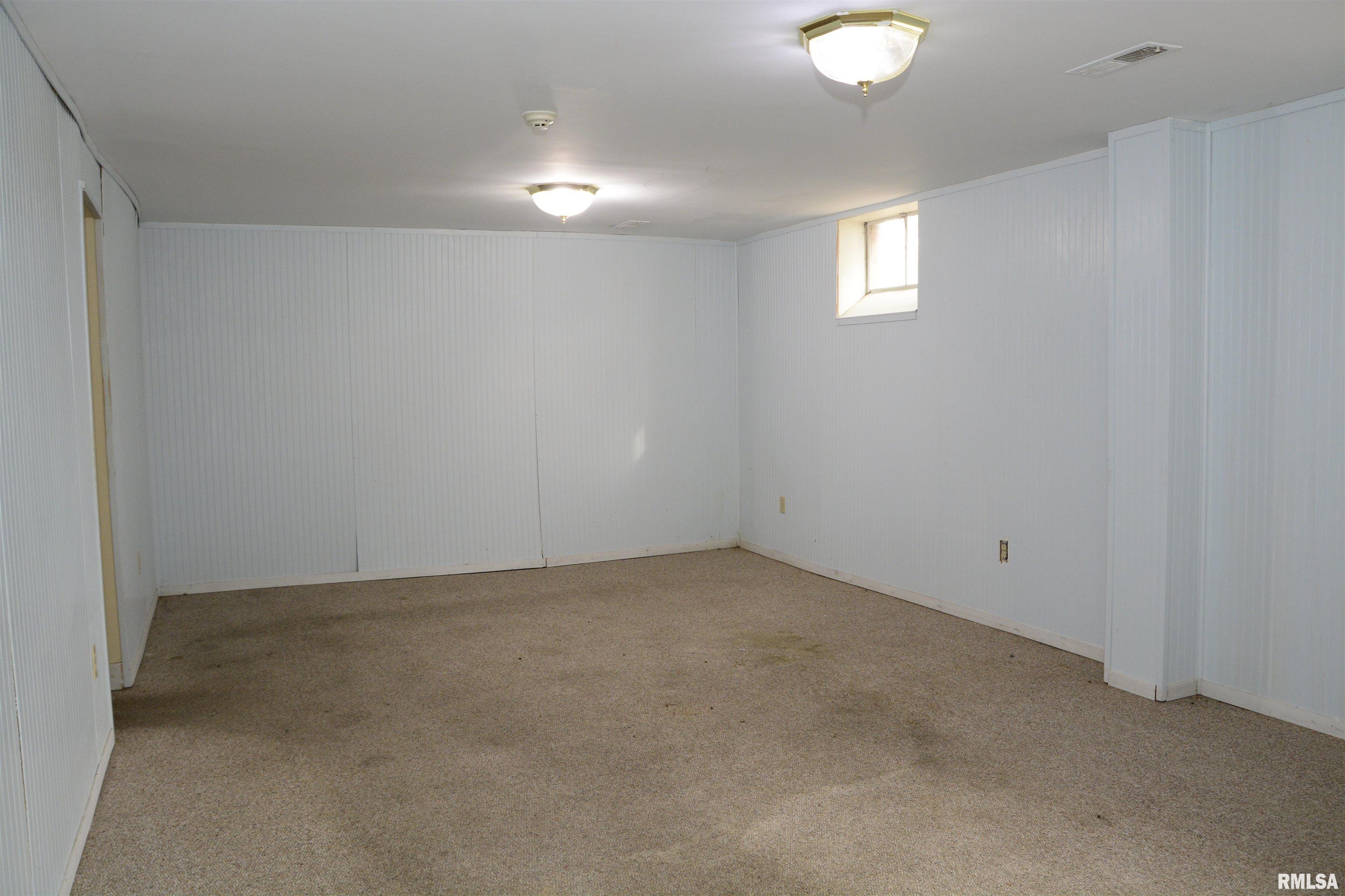 724 North Charles Street Macomb, IL 61455 - Photo 21 of 25