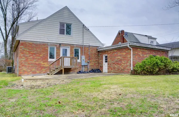 $89,900 | 724 North Charles Street, Macomb, IL 61455