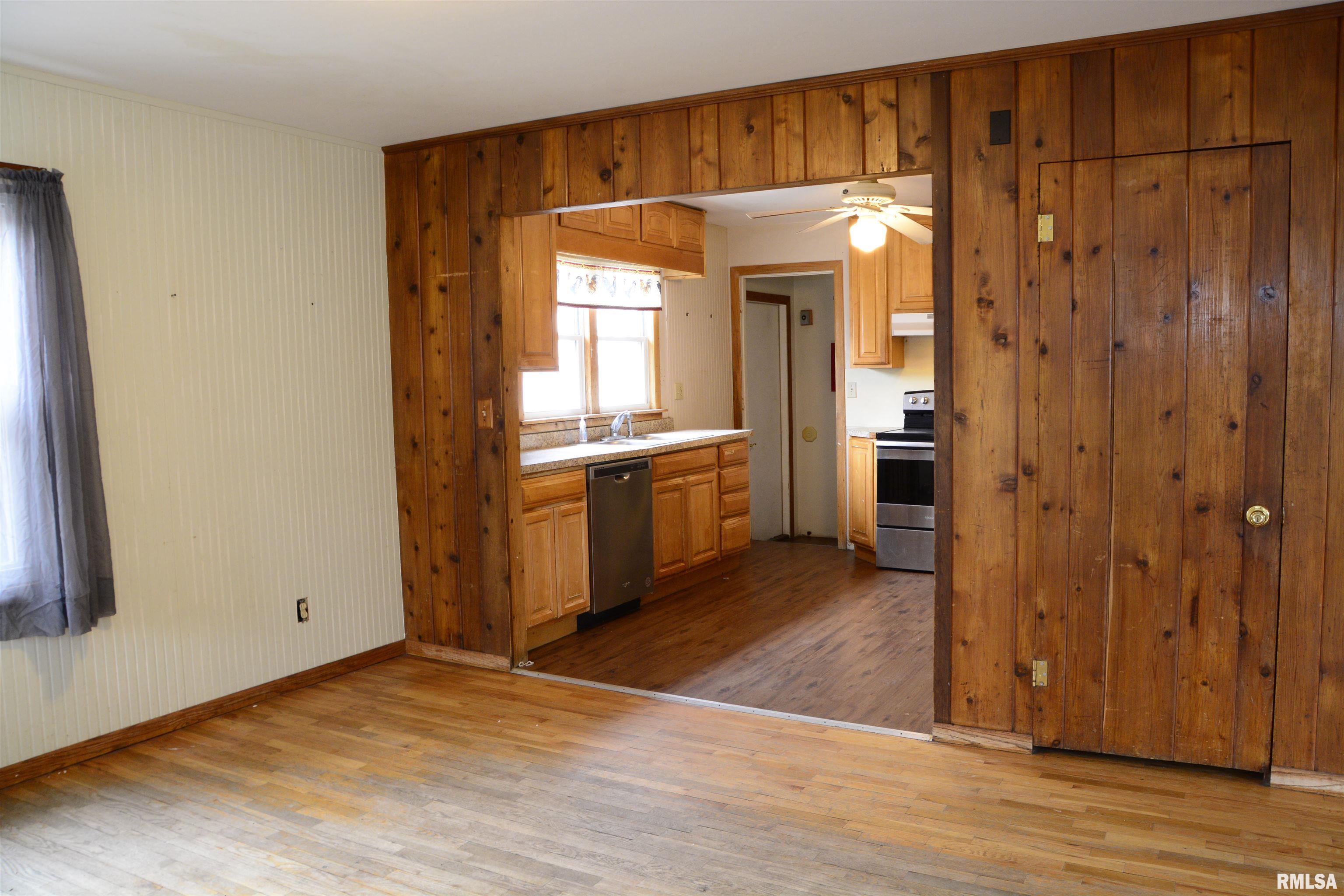 724 North Charles Street Macomb, IL 61455 - Photo 6 of 25