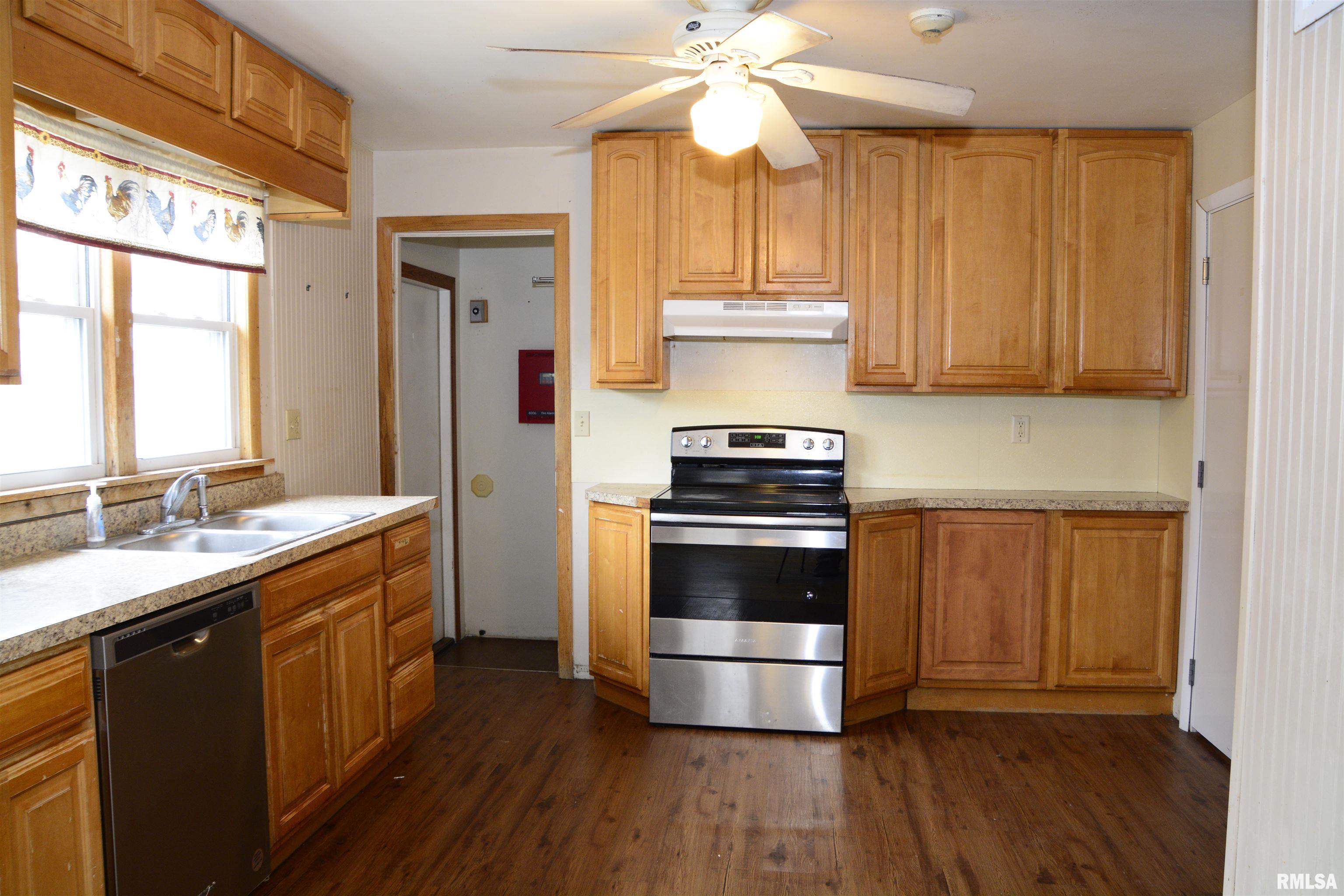 724 North Charles Street Macomb, IL 61455 - Photo 7 of 25