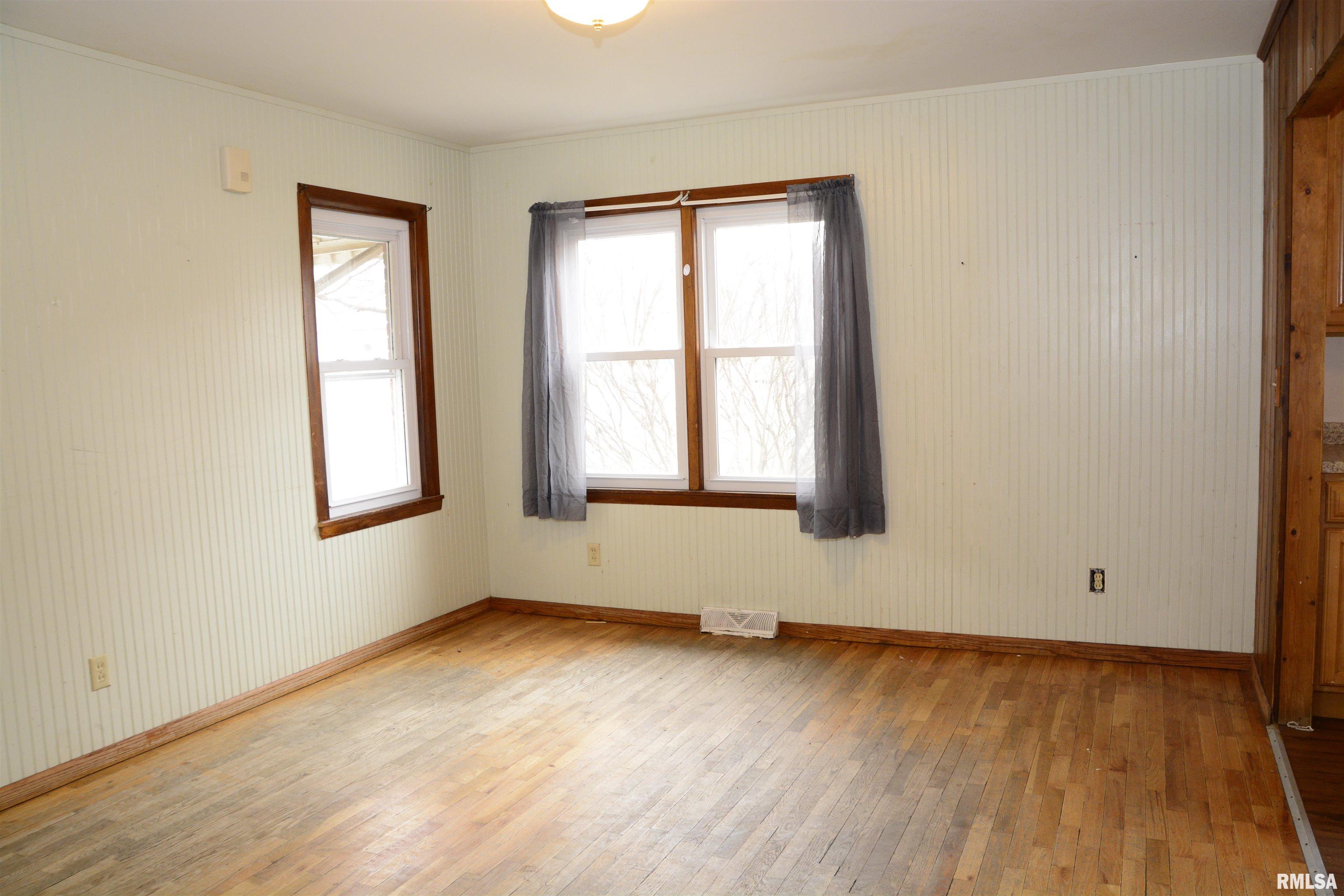 724 North Charles Street Macomb, IL 61455 - Photo 10 of 25