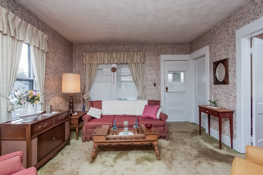 85-87 Lyons Street Springfield, MA 01151 - Photo 6 of 24 Gallery Image 6