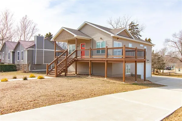 $334,900 | 107 South Jefferson Avenue, Knob Noster, MO 65336
