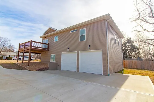 $334,900 | 107 South Jefferson Avenue, Knob Noster, MO 65336